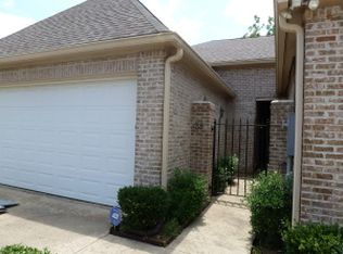 28 Riviera Dr, Hattiesburg, MS 39402