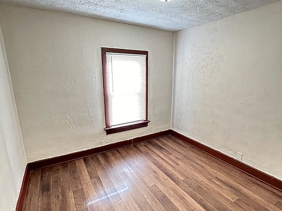 5th image of 1931-1933 Catalpa Dr #1931