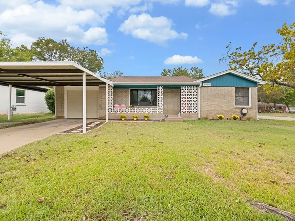 3900 Caddo Trl, Lake Worth, TX 76135