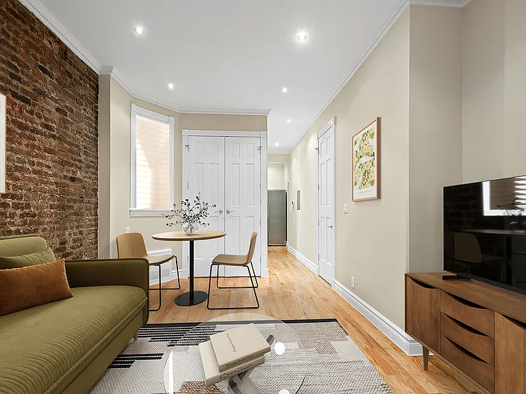420 E 66th St #1E — Photo 2