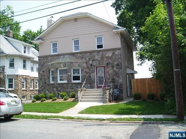 27 Walter Hammond Pl, Waldwick, NJ 07463