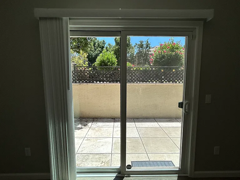 228 W Lucita Way — Photo 17