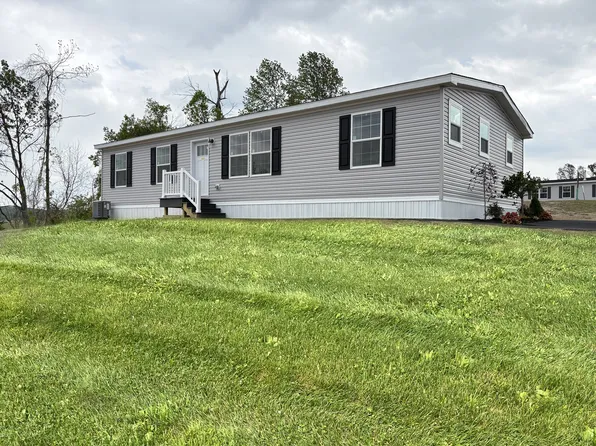 524 Barrington Rd, Macungie, PA 18062