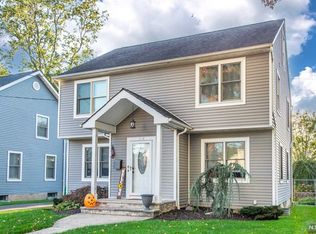 11-10 1st St, Fair Lawn, NJ 07410