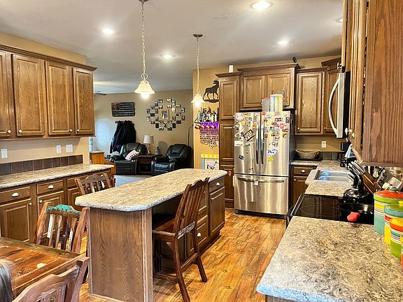 3rd image of 7847 Easy St