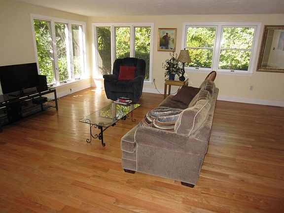 4th image of 37 Coles Pond Drive