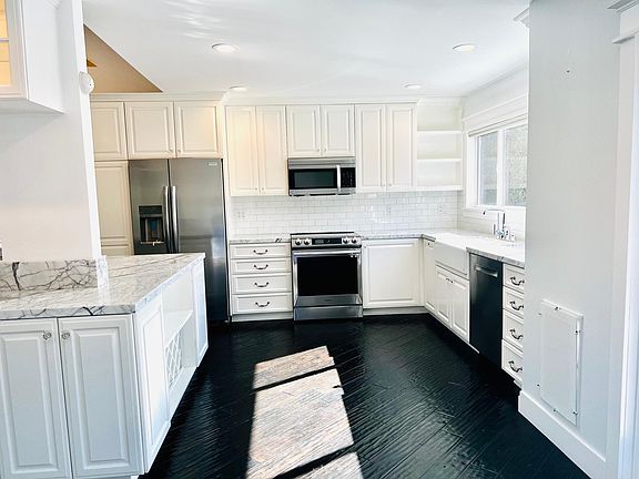 5th image of 21901 Summer Cir