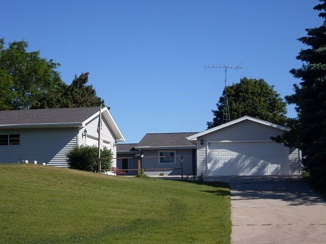 1st image of W236 Cedar Springs Dr
