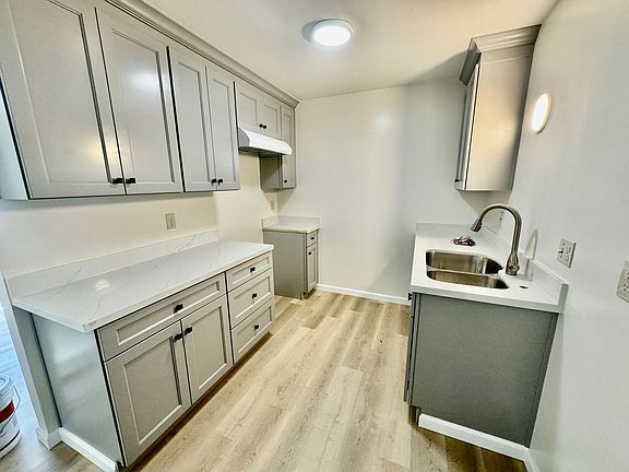 4th image of 925 Kains Ave APT 2
