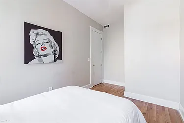 Rented by Rennit Inc.