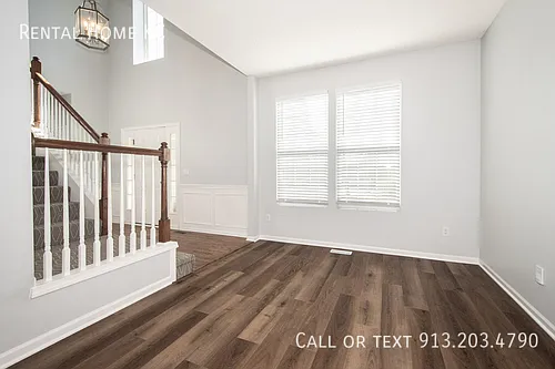 1819 W Elm Ter — Photo 9