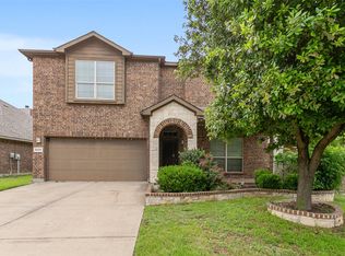 8220 Misty Water Dr, Fort Worth, TX 76131