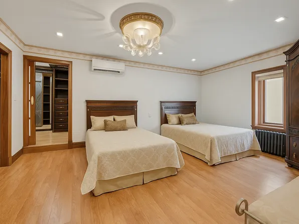 3731 Maple Avenue image 22 of 34