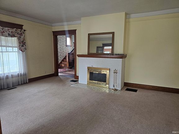 4th image of 822 W 5th St