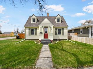 801 8th Ave W, Williston, ND 58801