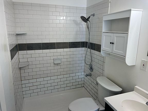 4th image of 140 Friendship Rd