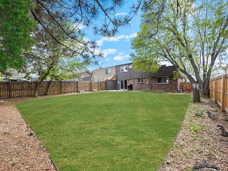 3570 S Hillcrest Dr — Photo 25