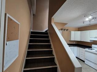 520 S Nichols Ave #D, Muncie, IN 47303