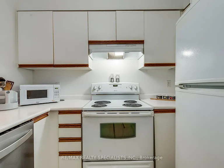 2177 Burnhamthorpe Rd W #1112 — Photo 12