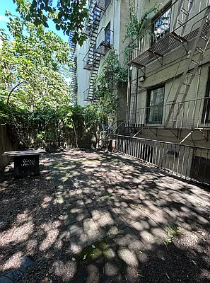 Rented by Outpost Brokerage LLC | media 4