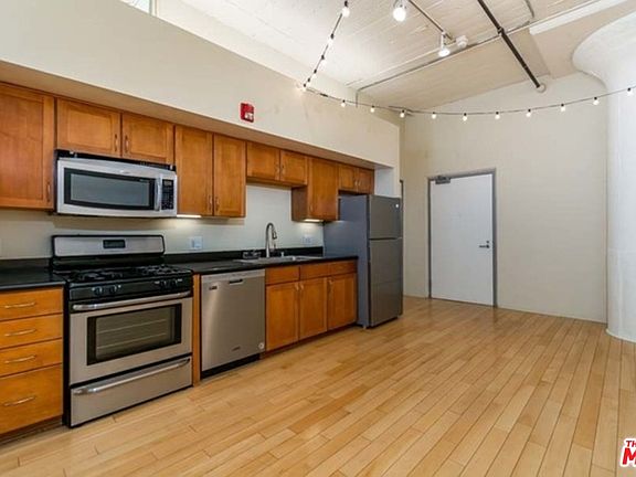 3rd image of 420 S San Pedro St APT 316