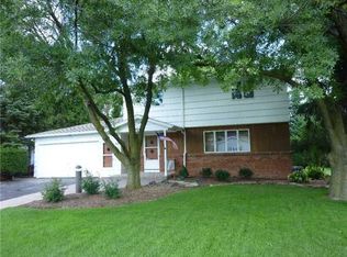 80 Towpath Ln, Rochester, NY 14618