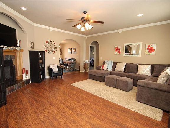 4th image of 6007 S 37th St