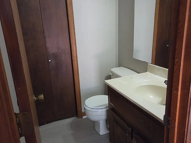 102 Goldenview Ln — Photo 10