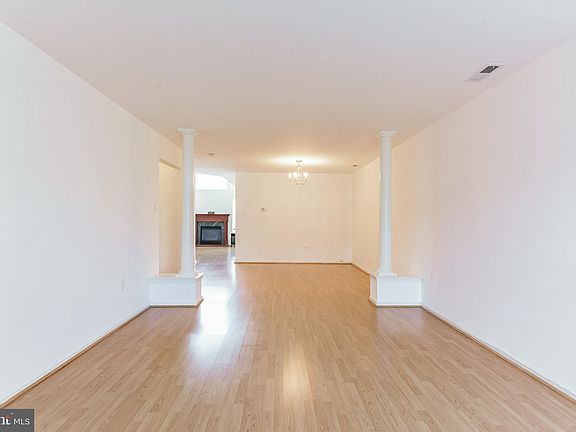 5th image of 431 Mahogany Walk