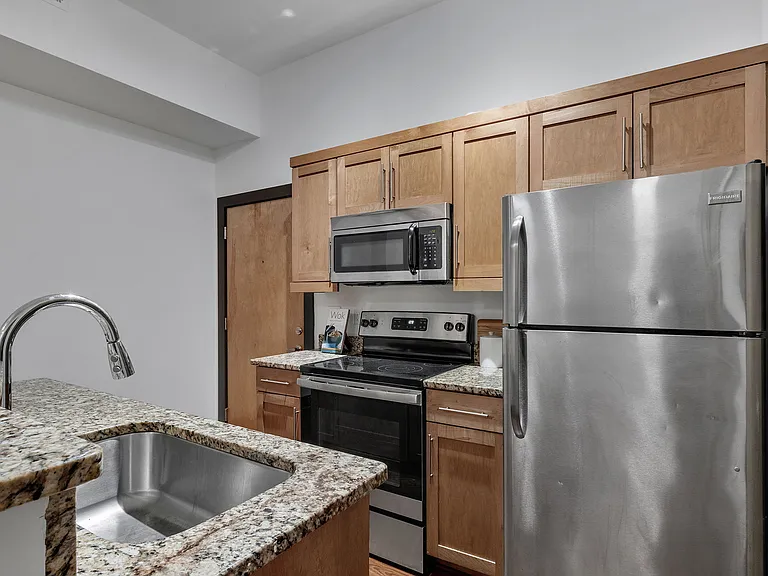 306 E Grace St — Photo 37