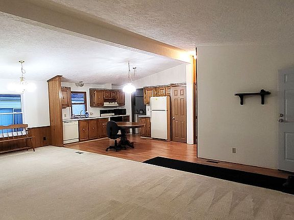 3rd image of 17 Marseille Ave