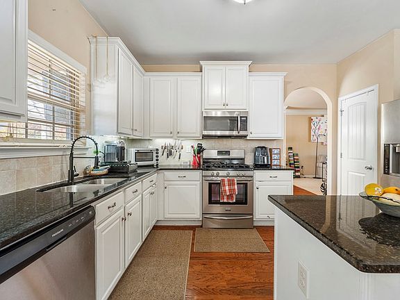 2nd image of 7033 Bridgemill Way