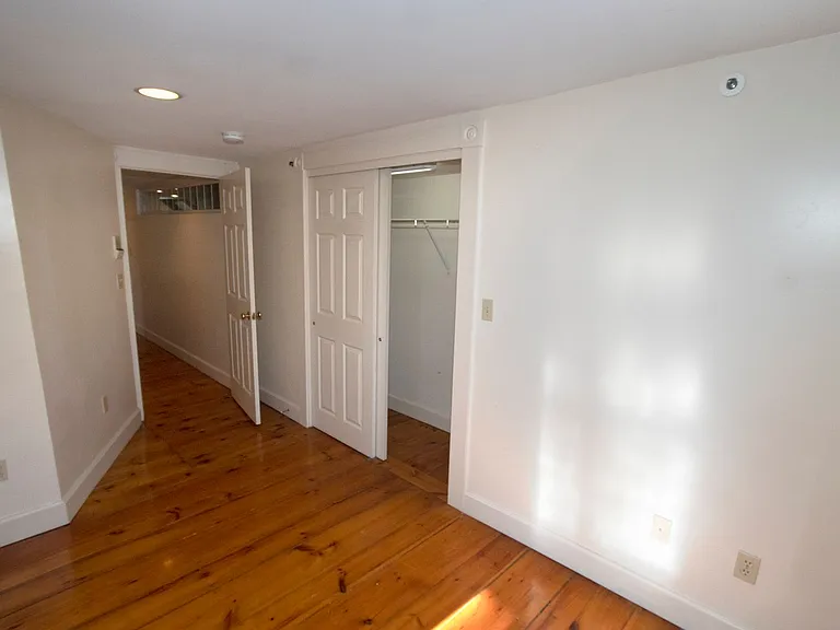728 Central — Photo 24