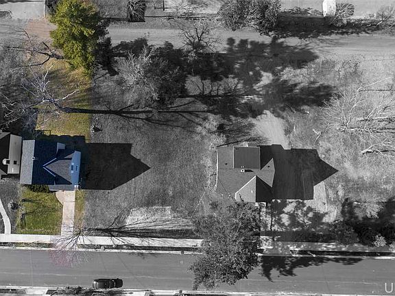 2nd image of 370 W Park St