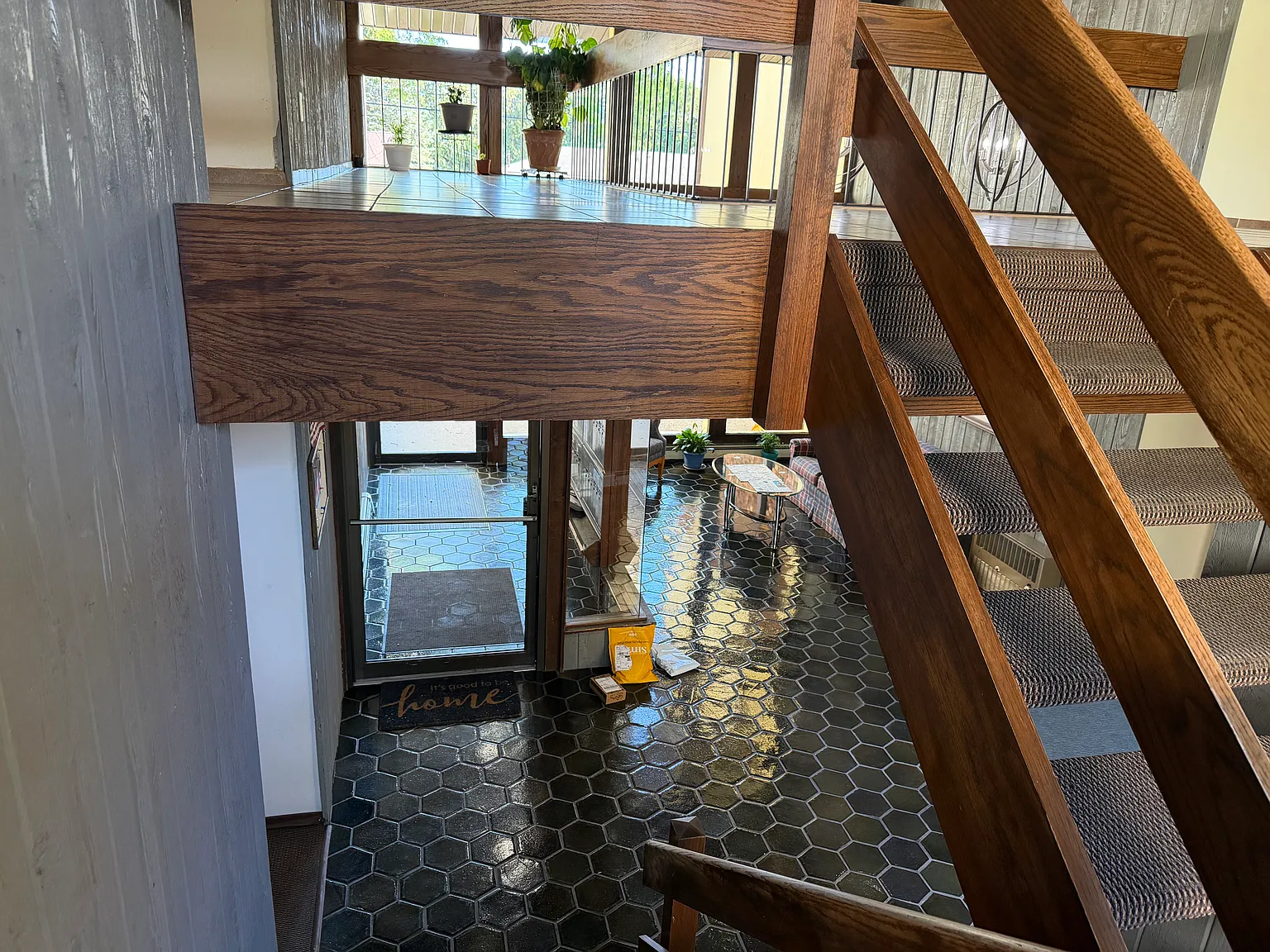 Paradise Apartments — Photo 1
