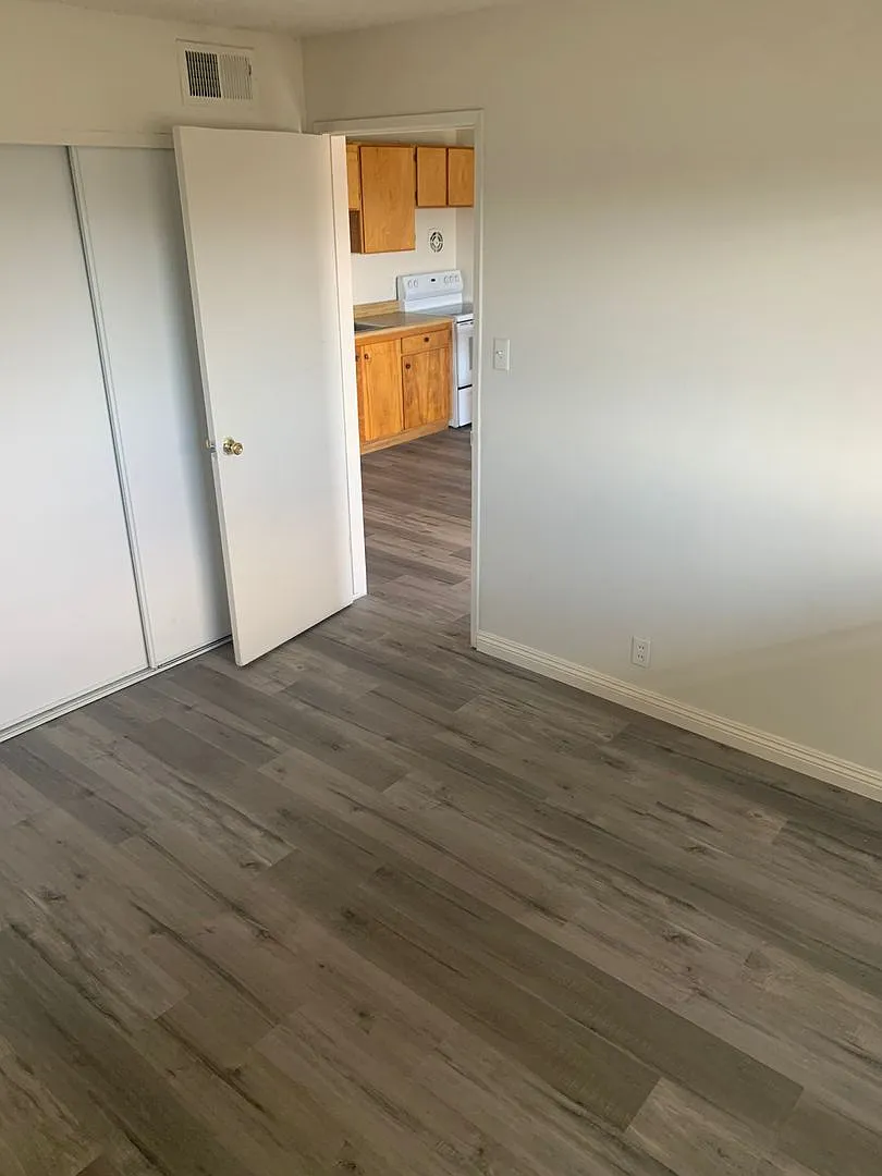 1 Bedroom 1 Bath In Central Las Vegas — Photo 3