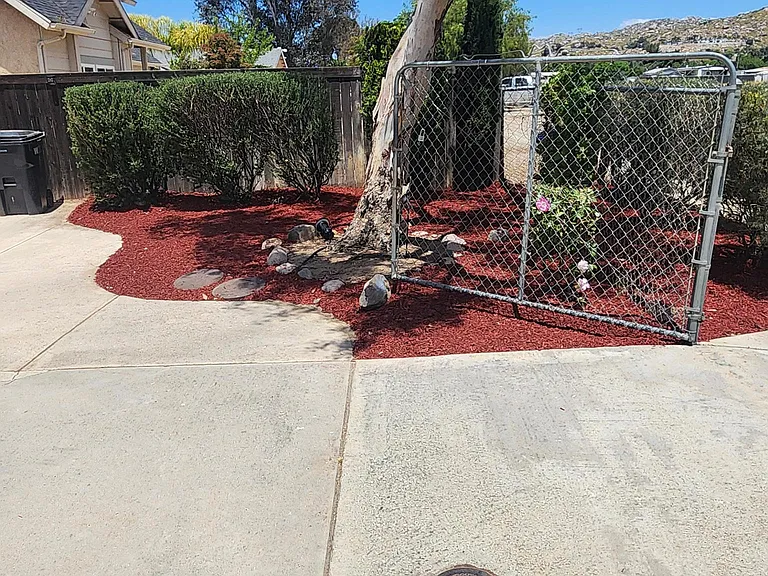 25435 El Paraiso Dr — Photo 3