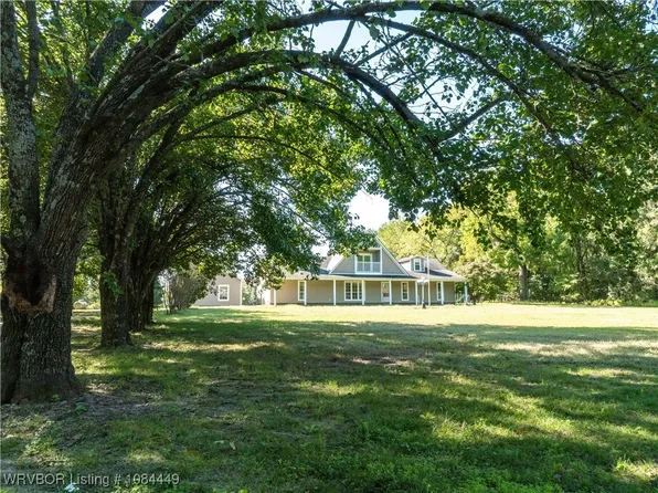 6230 Catcher Xing, Van Buren, AR 72956