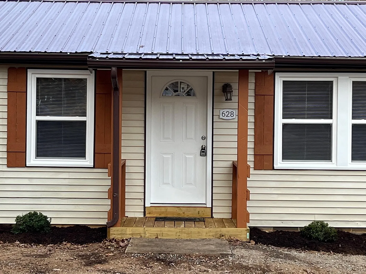 628 Nickland Dr — Photo 3