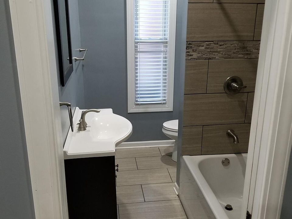 1st image of 3524 W Wabansia Ave #1R