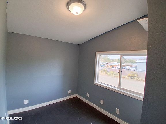 4th image of 564 Morgan Cir