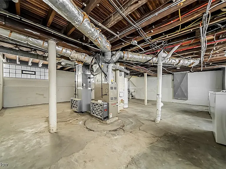 1600 Victoria Ave #UP — Photo 24