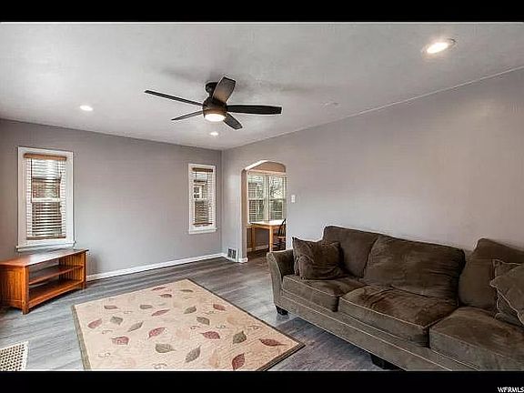 4th image of 1550 E Westminster Ave