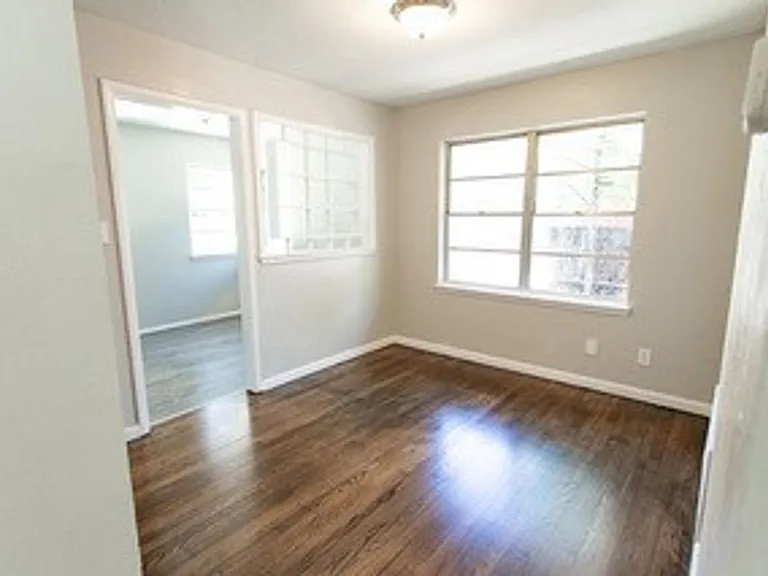 3009 N Vermont Ave — Photo 8
