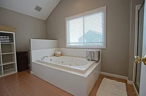 Brittania Cir — Photo 13