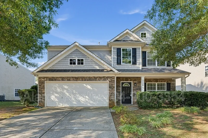 4 bed, 2.5 bath, 2340 sqft, $2,400 — Photo 1