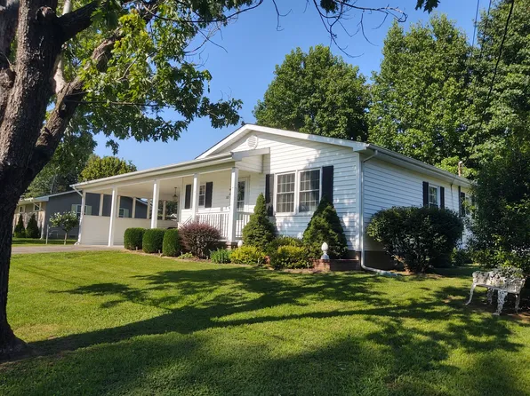 315 Circle Dr, Vienna, IL 62995