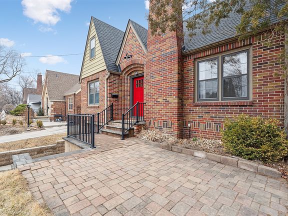 3rd image of 2207 39th St