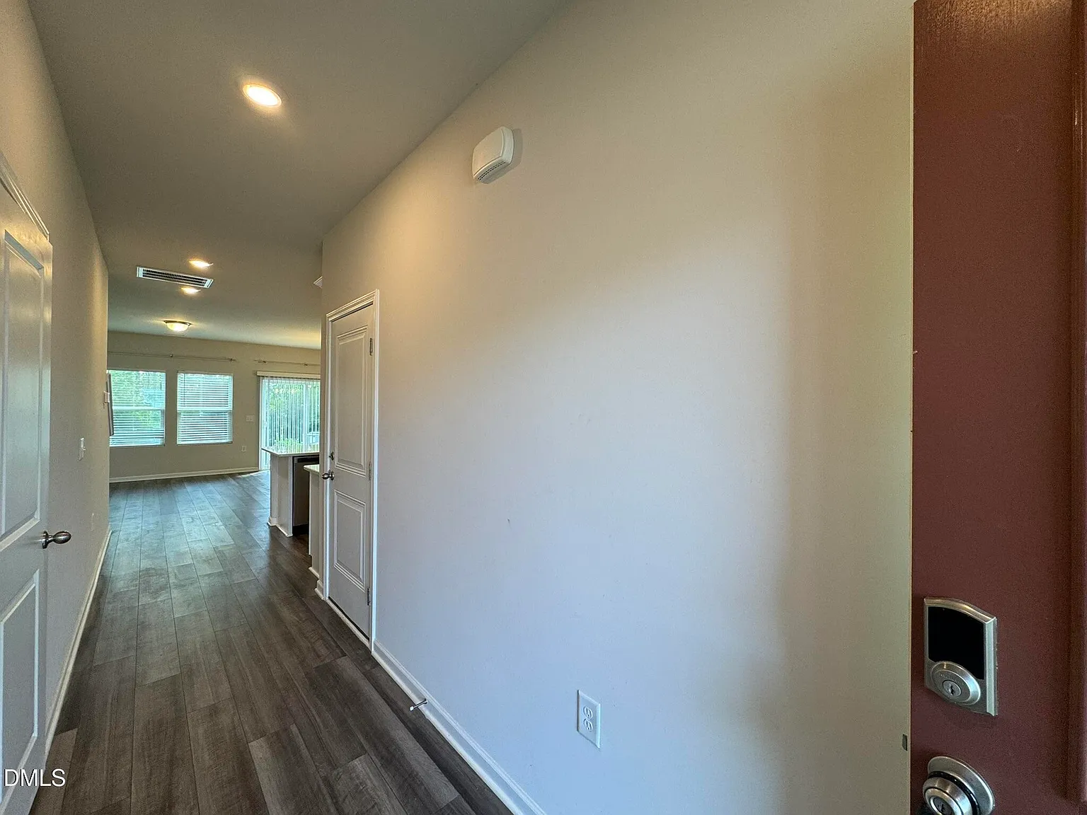 3 bed, 2.5 bath, 1600 sqft, $1,750 — Photo 4