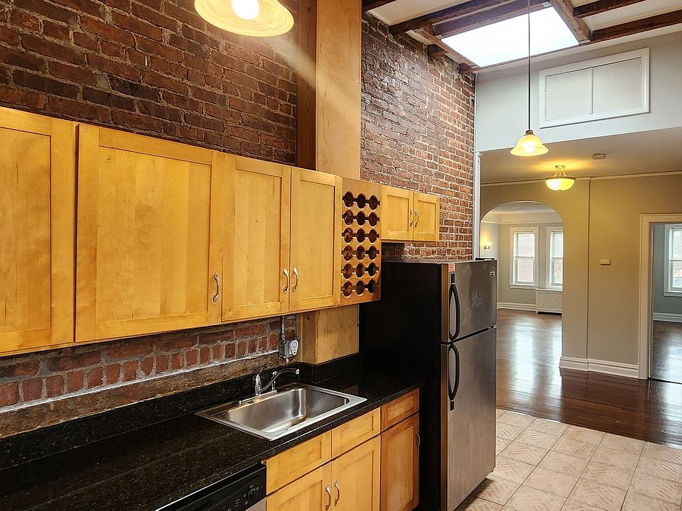1st image of 40 Gifford Ave APT 5E